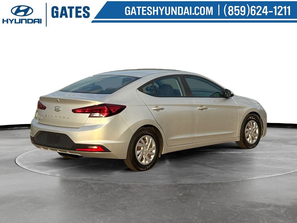 2019 Hyundai ELANTRA SE
