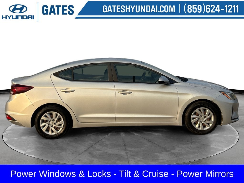 2019 Hyundai ELANTRA SE