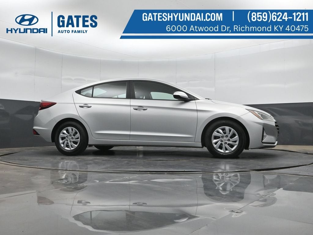 2019 Hyundai ELANTRA SE