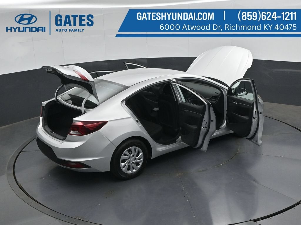 2019 Hyundai ELANTRA SE
