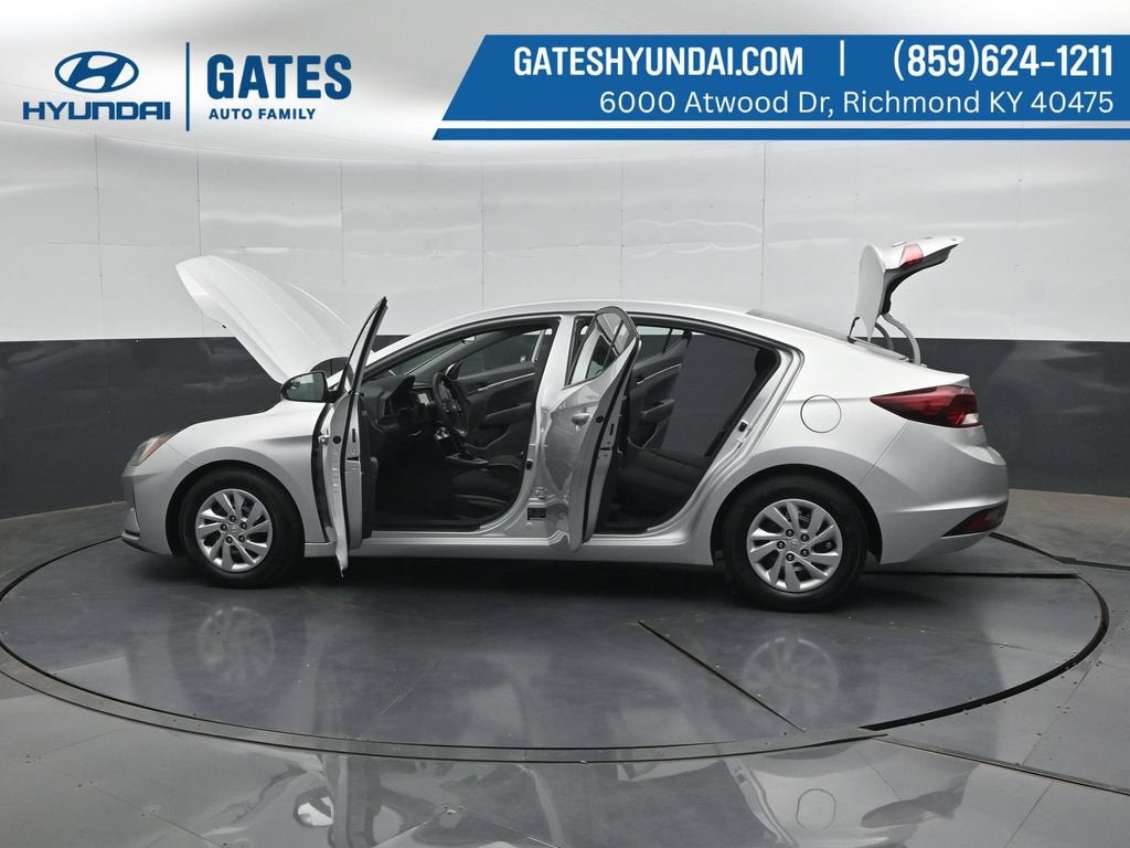 2019 Hyundai ELANTRA SE