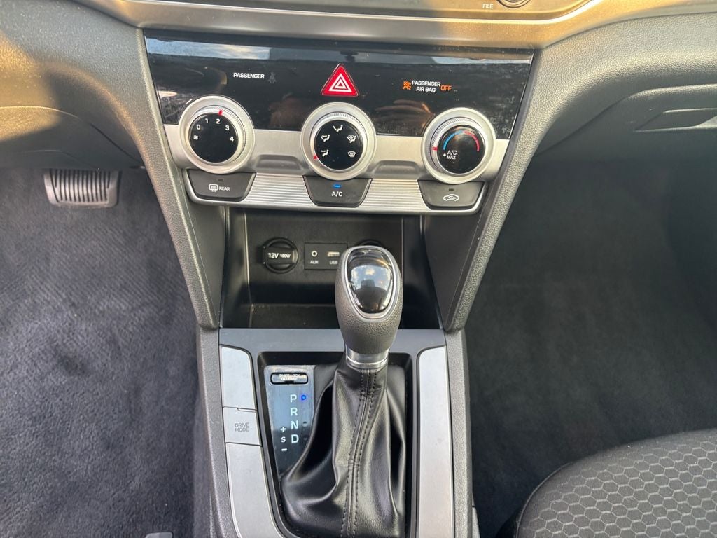 2019 Hyundai ELANTRA SE