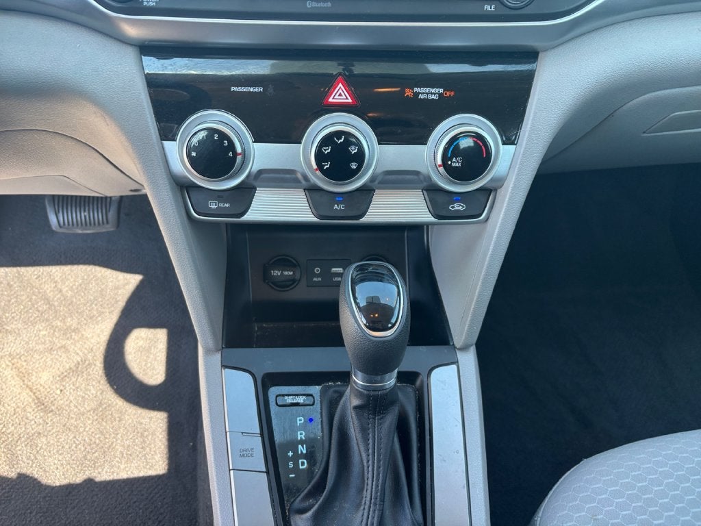 2019 Hyundai Elantra SE - Photo 9
