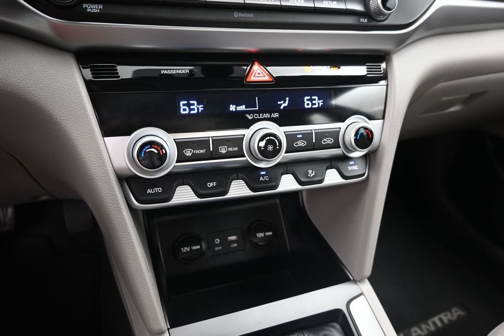 2020 Hyundai Elantra SE - Photo 17