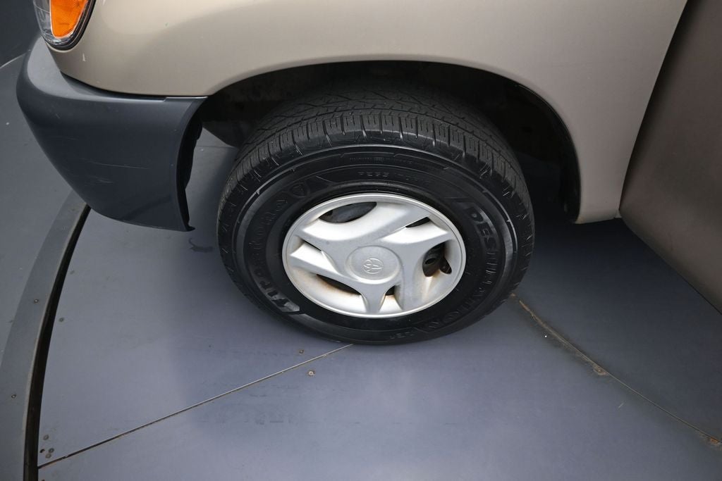 2004 Toyota Tundra Base