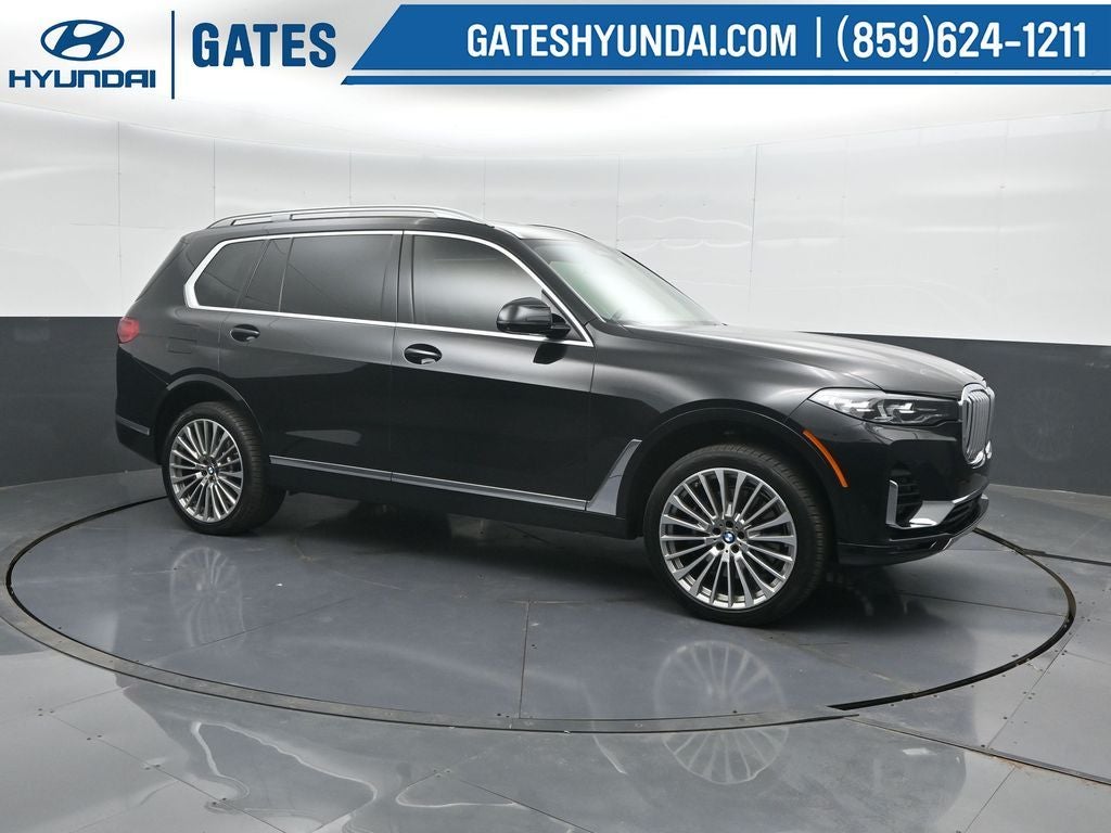2019 BMW X7 xDrive50i's photo