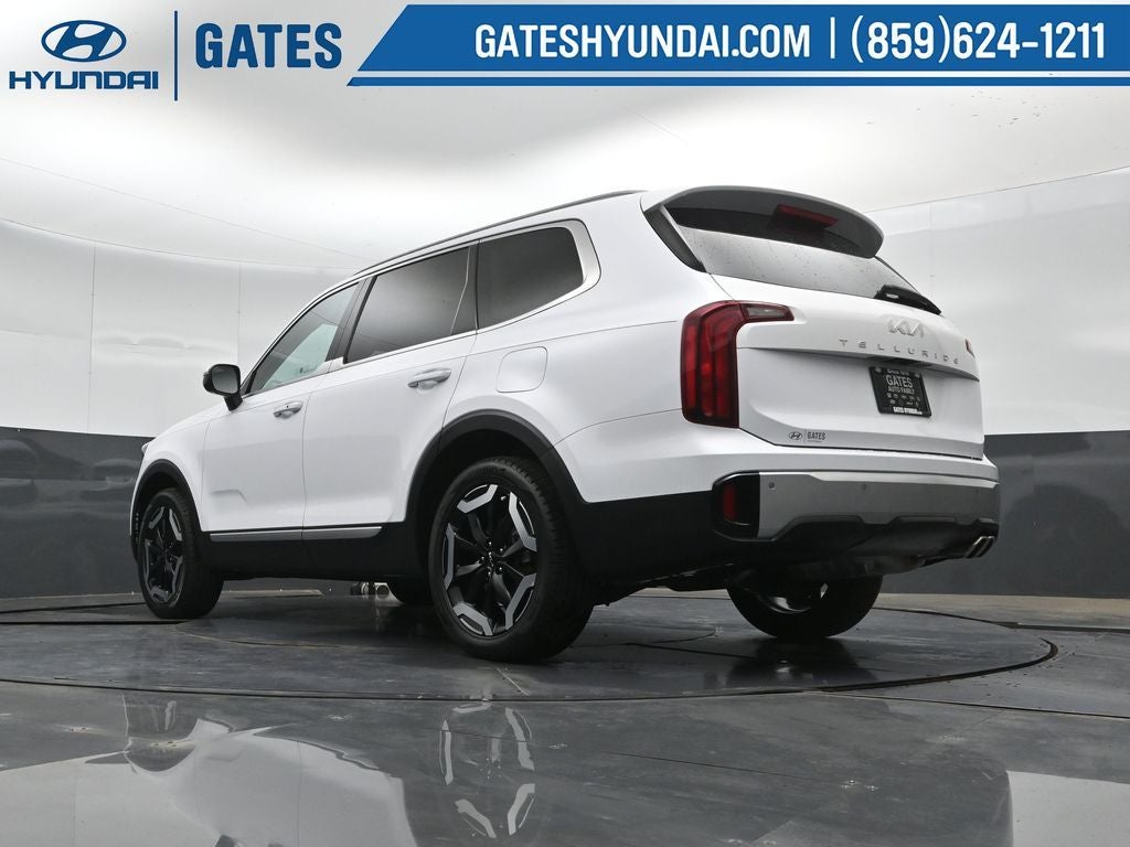 2024 Kia Telluride S - Photo 48