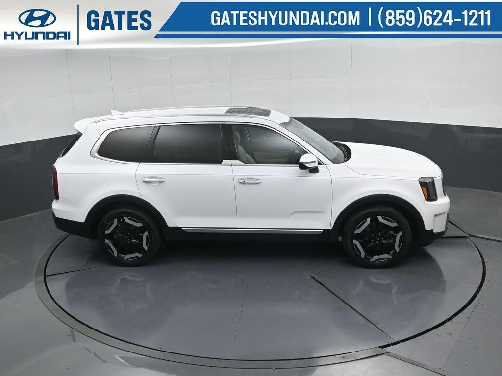 2024 Kia Telluride S - Photo 51