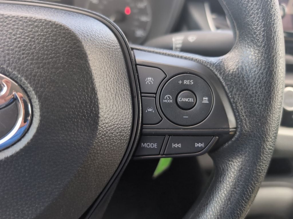 2025 Toyota Corolla LE - Photo 16