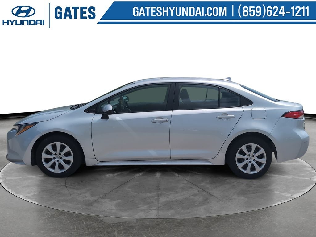 2025 Toyota Corolla LE - Photo 6