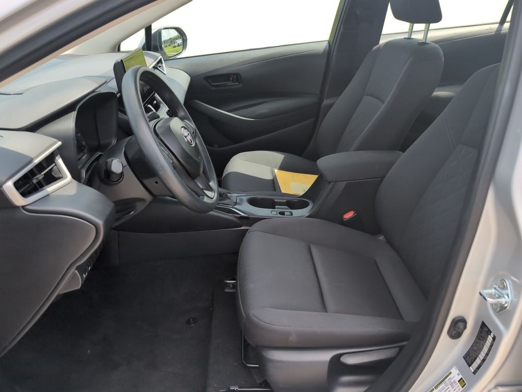 2025 Toyota Corolla LE - Photo 8