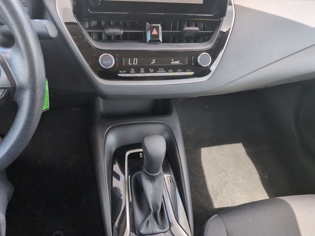 2025 Toyota Corolla LE - Photo 9