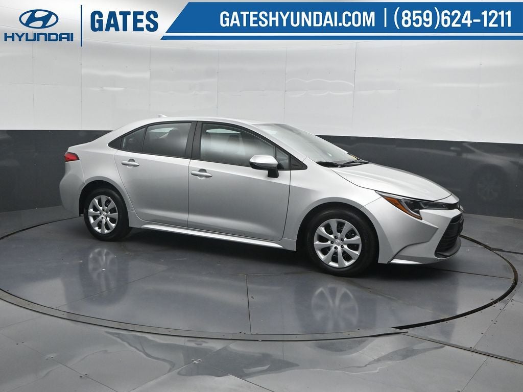 2025 Toyota Corolla LE - Photo 1
