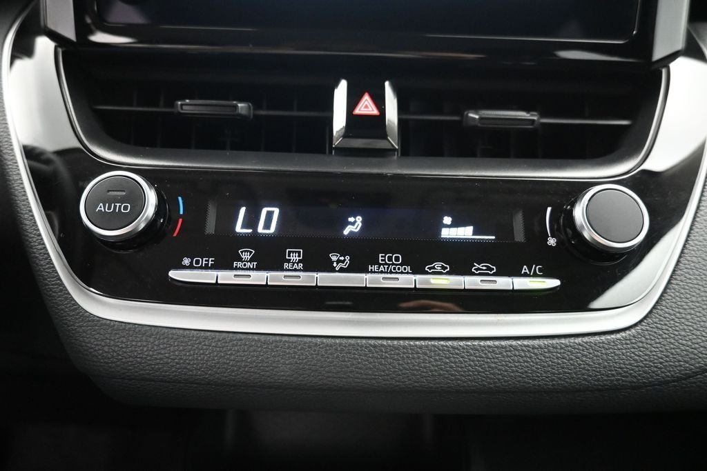 2025 Toyota Corolla LE - Photo 18
