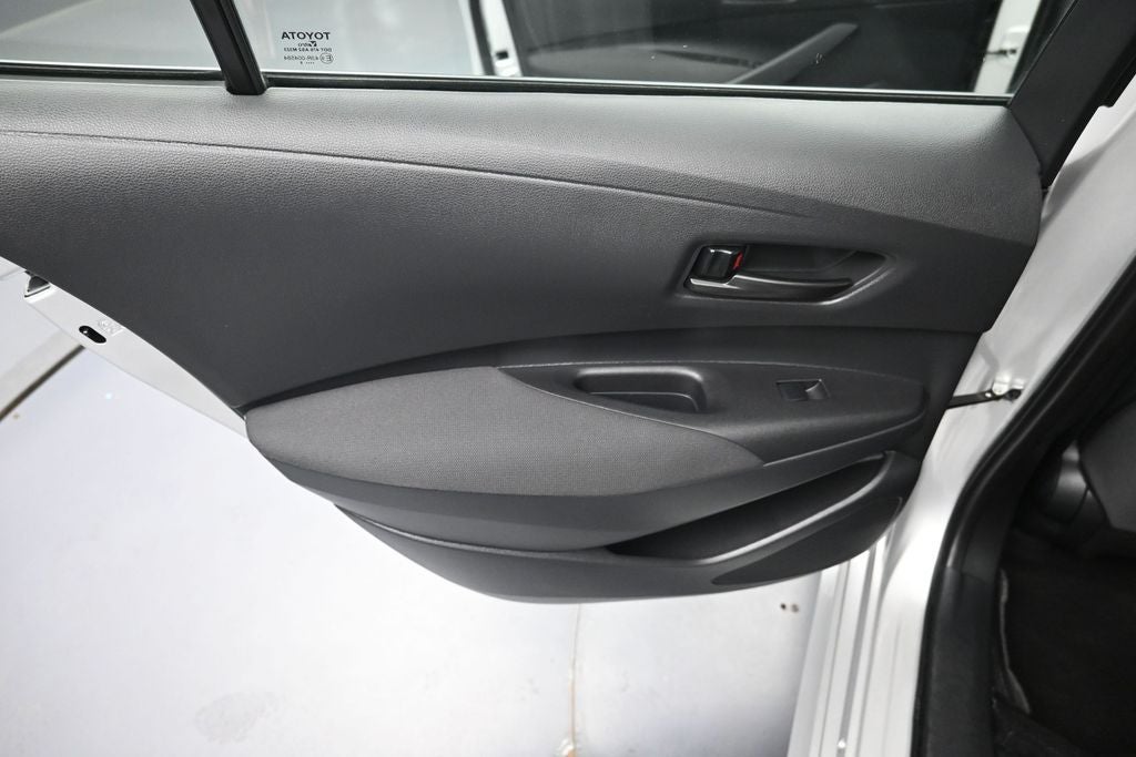 2025 Toyota Corolla LE - Photo 25