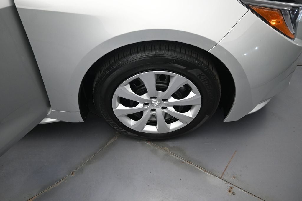2025 Toyota Corolla LE - Photo 31
