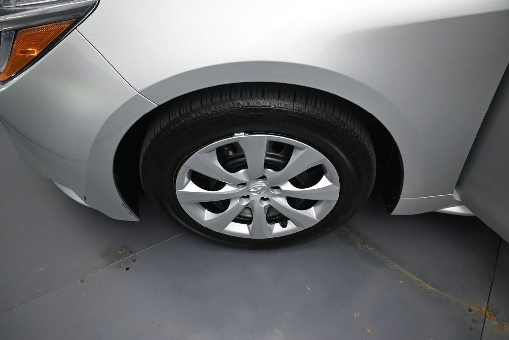 2025 Toyota Corolla LE - Photo 33