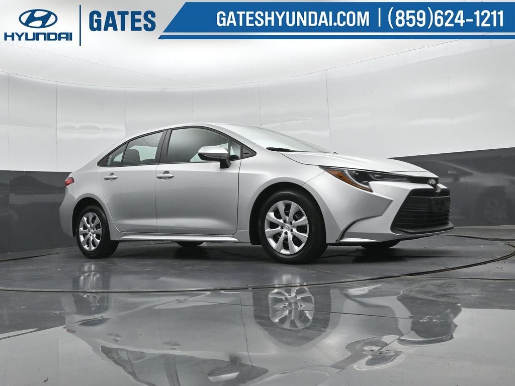 2025 Toyota Corolla LE - Photo 37