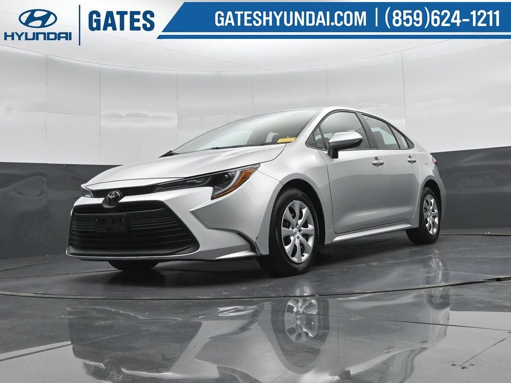 2025 Toyota Corolla LE - Photo 39