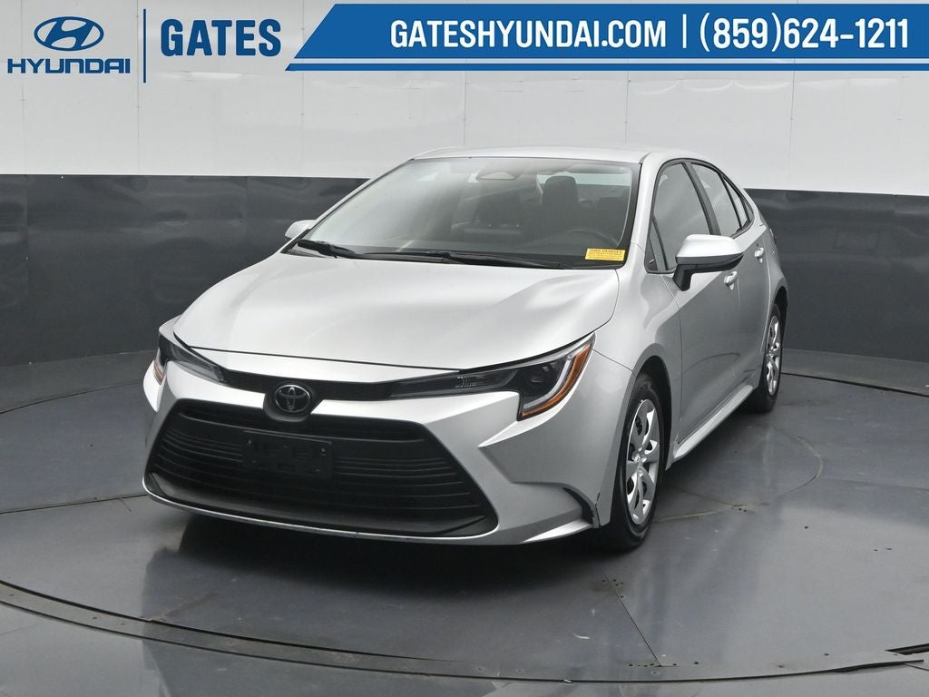 2025 Toyota Corolla LE - Photo 6