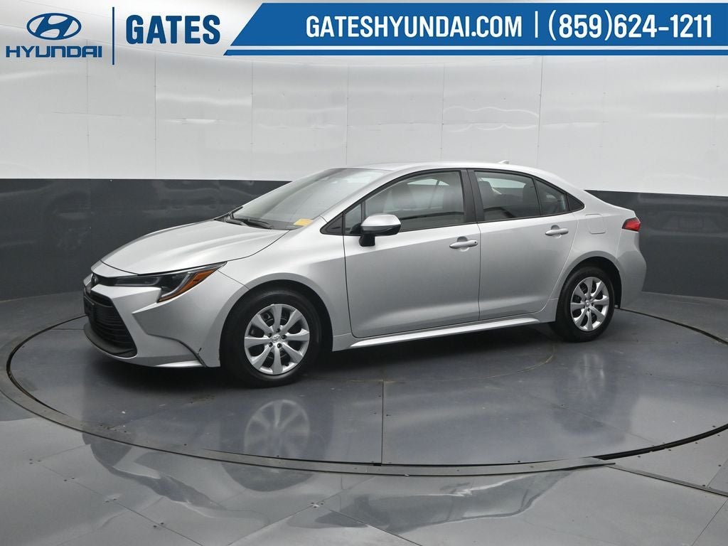 2025 Toyota Corolla LE - Photo 7