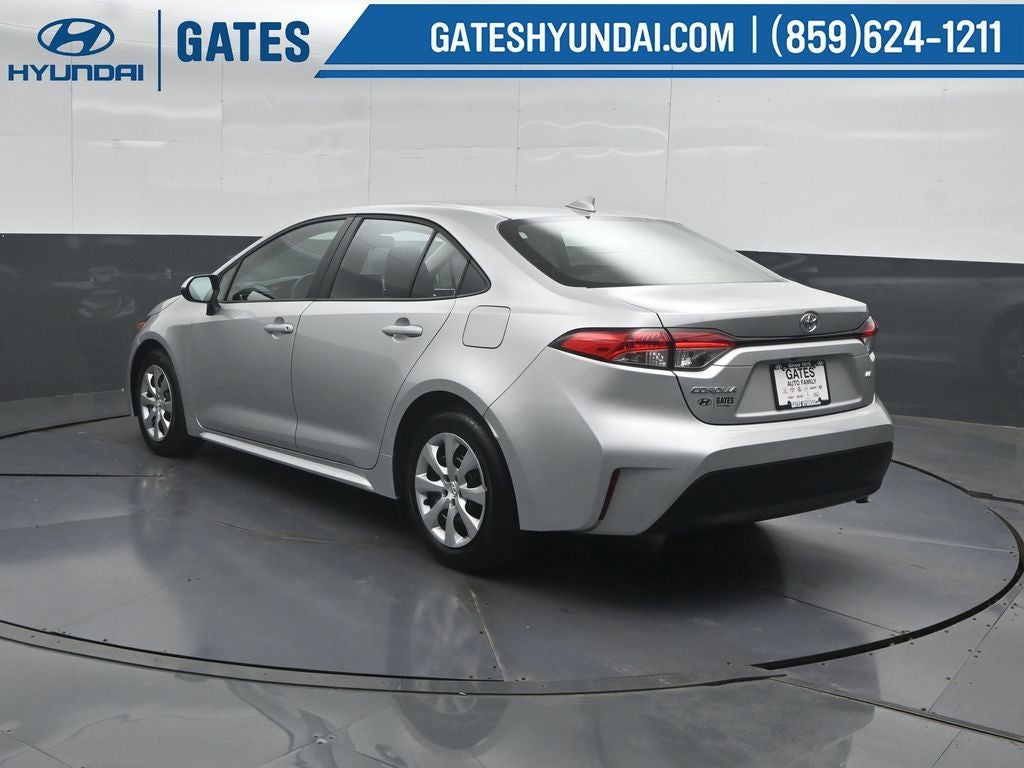 2025 Toyota Corolla LE - Photo 8