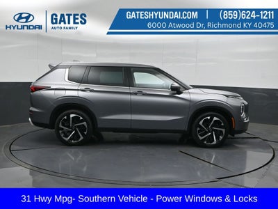2023 Mitsubishi Outlander SE