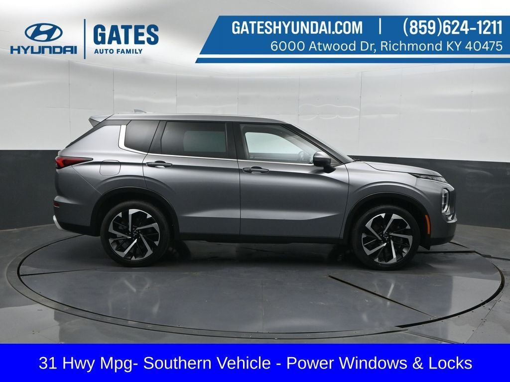 2023 Mitsubishi Outlander SE
