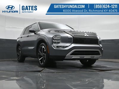2023 Mitsubishi Outlander SE