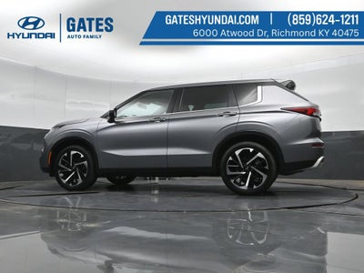 2023 Mitsubishi Outlander SE