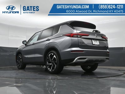 2023 Mitsubishi Outlander SE