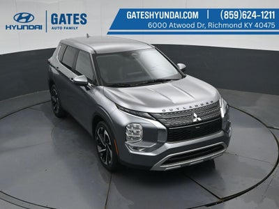 2023 Mitsubishi Outlander SE