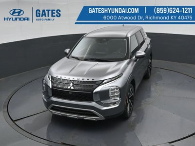 2023 Mitsubishi Outlander SE