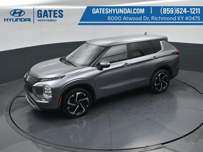 2023 Mitsubishi Outlander SE