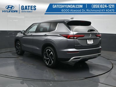2023 Mitsubishi Outlander SE