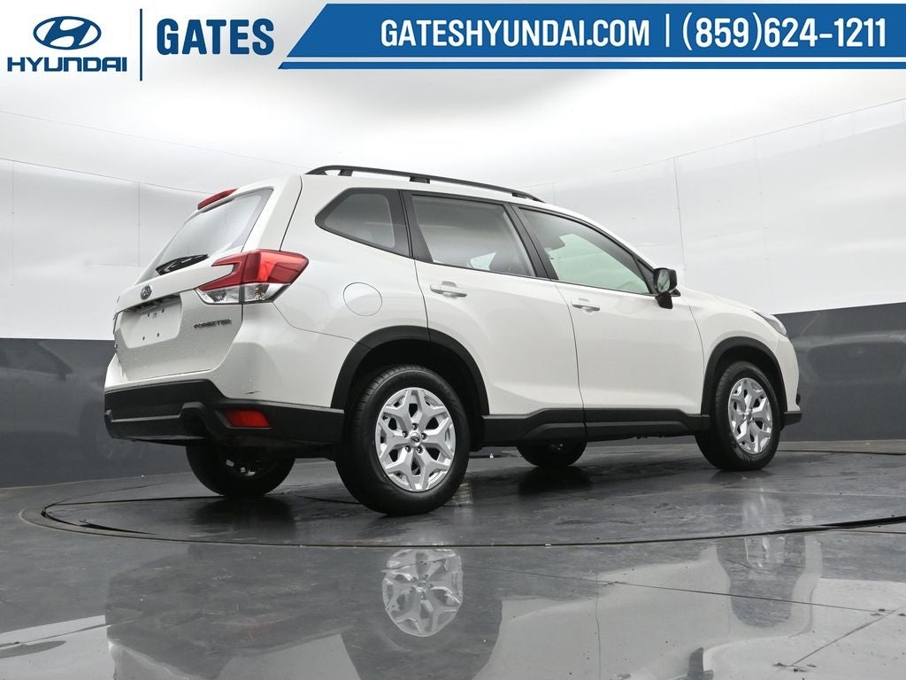 2023 Subaru Forester Base