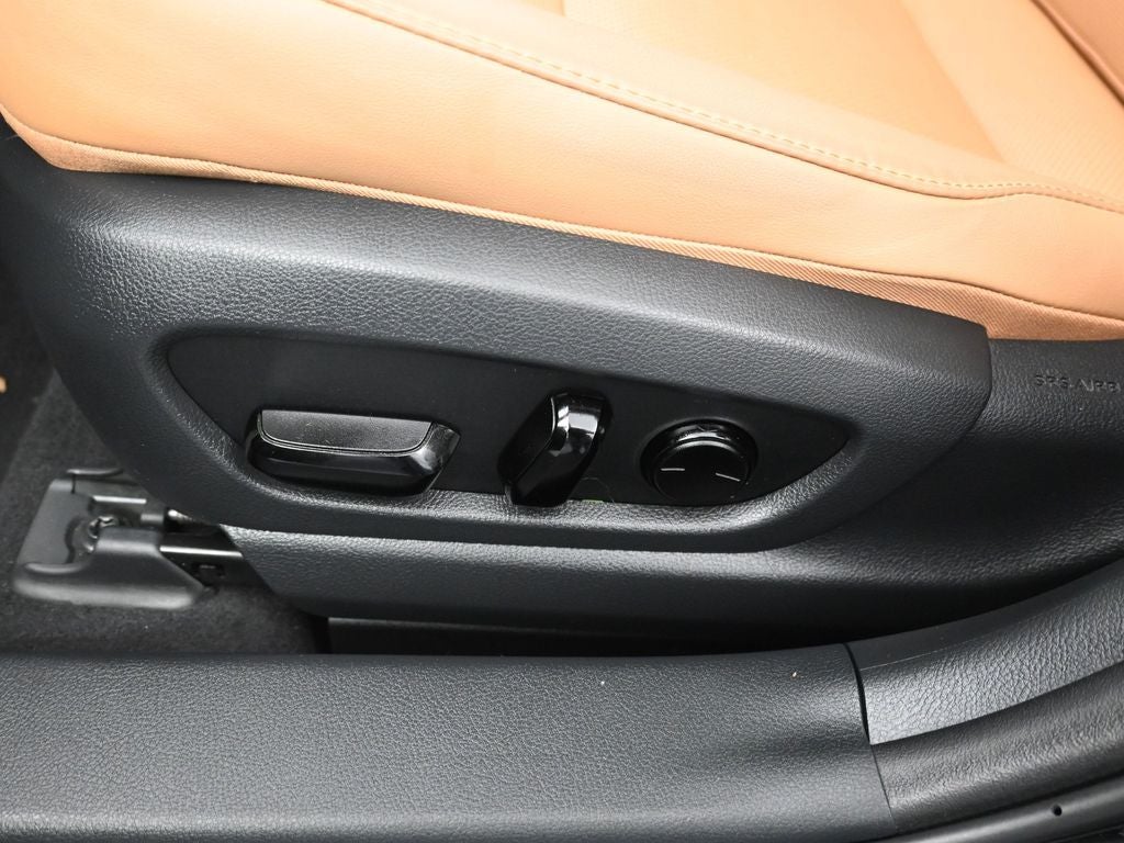 2025 Lexus UX 300h Premium