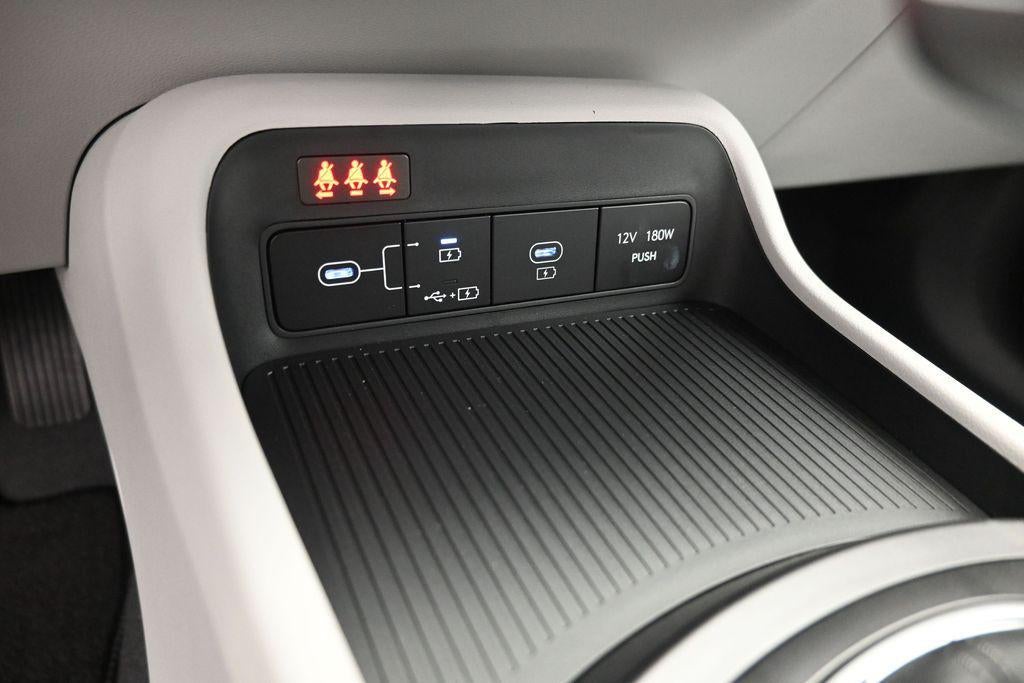 2027 Hyundai KONA SE