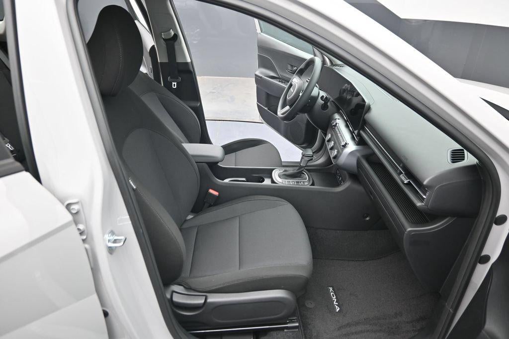 2027 Hyundai KONA SE