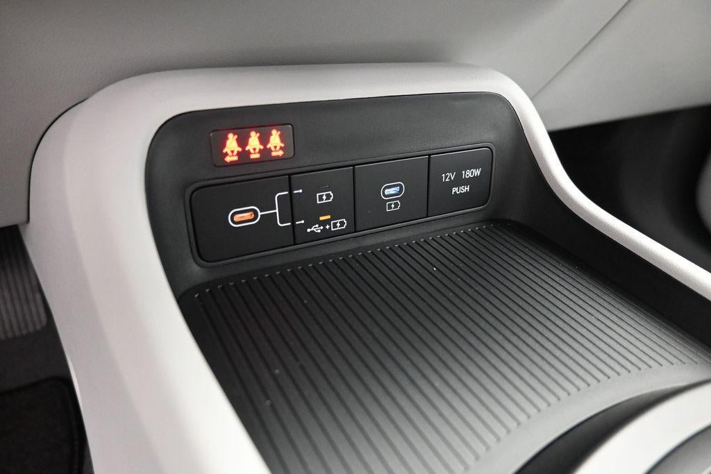 2027 Hyundai KONA SE