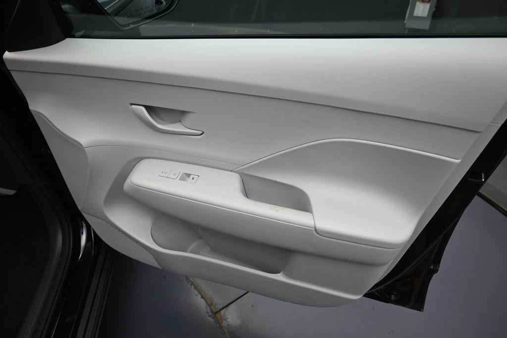 2027 Hyundai KONA SE