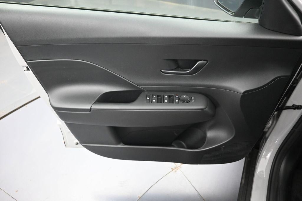 2027 Hyundai KONA SE