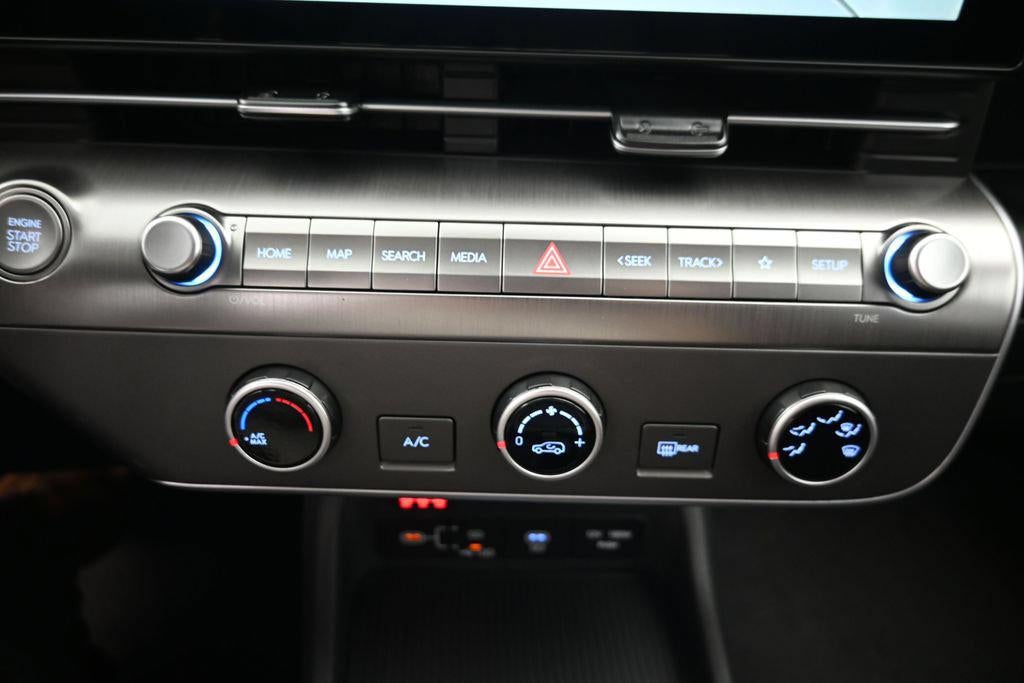 2027 Hyundai KONA SE