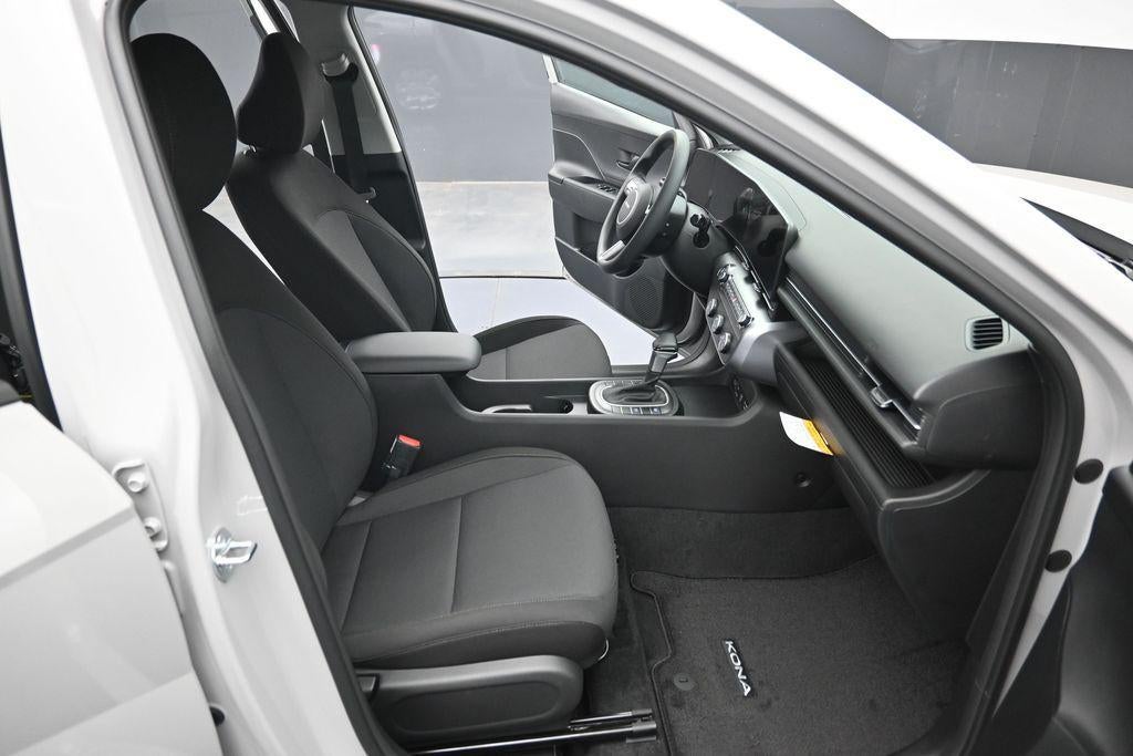 2027 Hyundai KONA SE