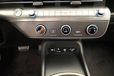 2027 Hyundai KONA SE