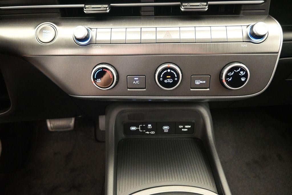 2027 Hyundai KONA SE