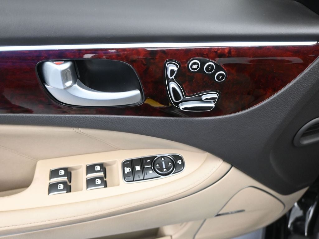 2012 Hyundai EQUUS Signature