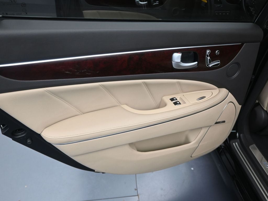 2012 Hyundai EQUUS Signature