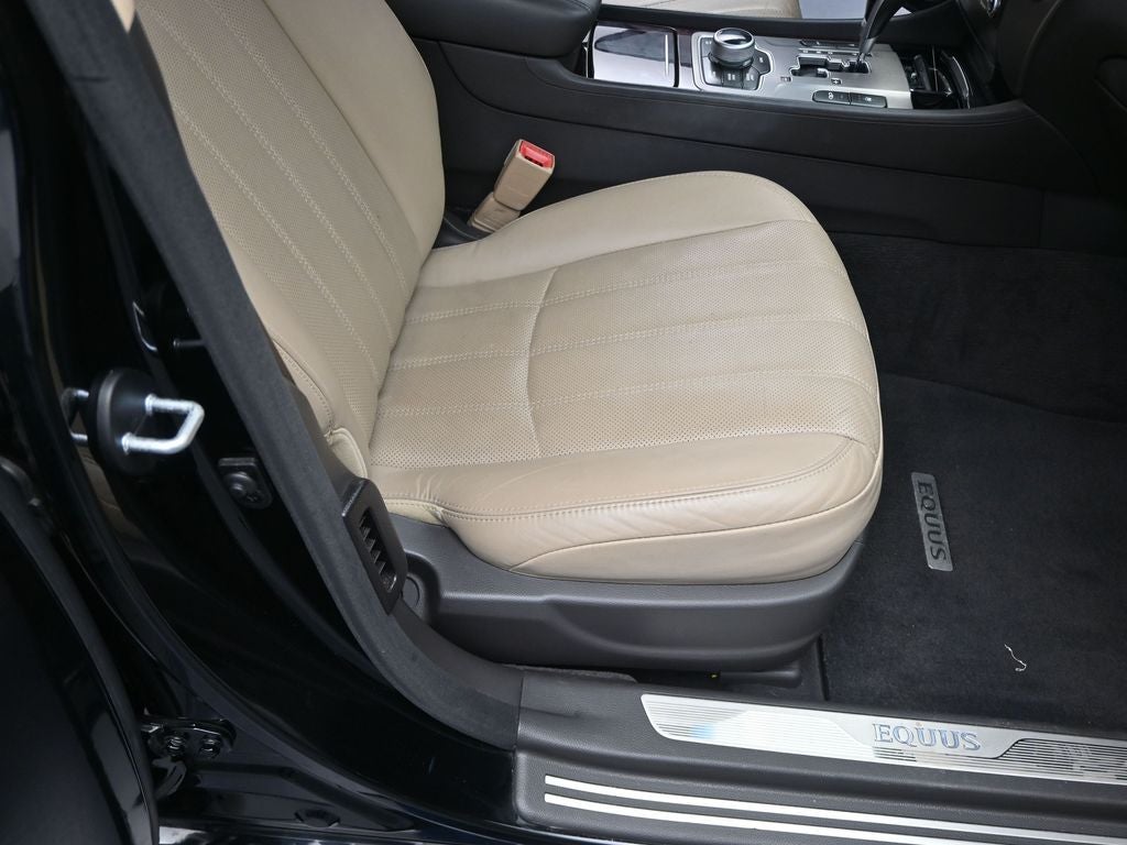 2012 Hyundai EQUUS Signature