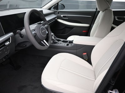 2025 Hyundai SONATA SE